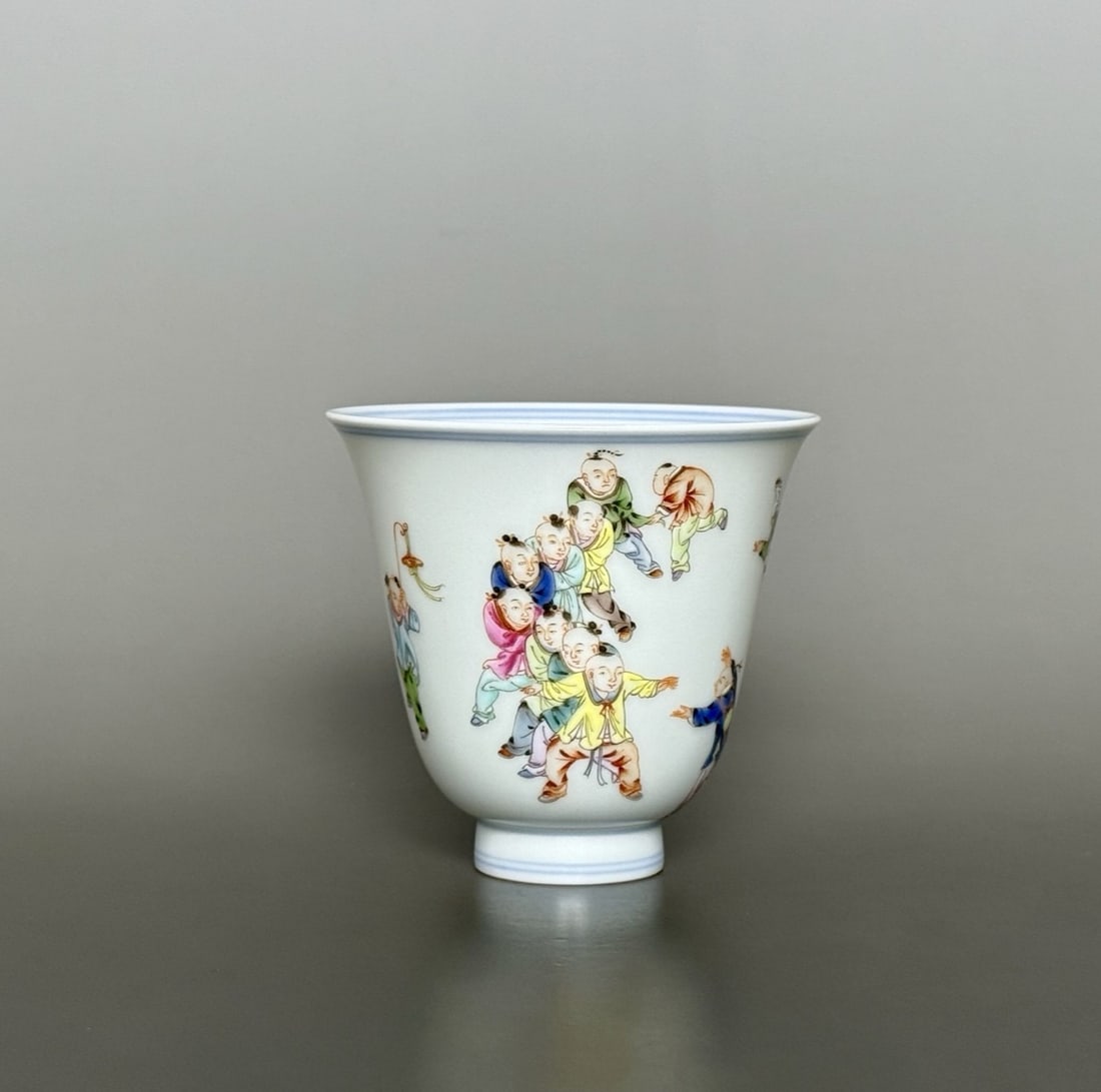 An Exquisite Blue and White Character and Story Pattern with poem Cup: An Exquisite Blue and White Character and Story Pattern with poem Cup Qing Dynasty, China Yongzheng Six-character Mark Size:7.2cmx7.8cm (The Dimensions Of All Batches Are Manually Measured.If You