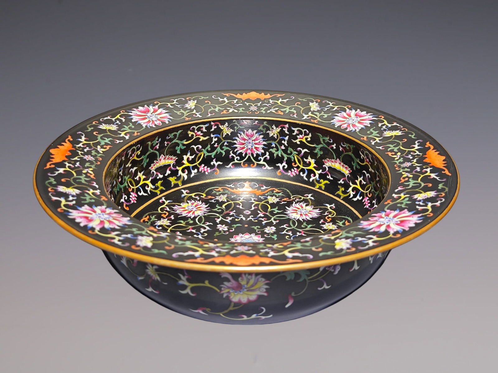 An Exquisite Enamel Lotus Pattern Plate - 2