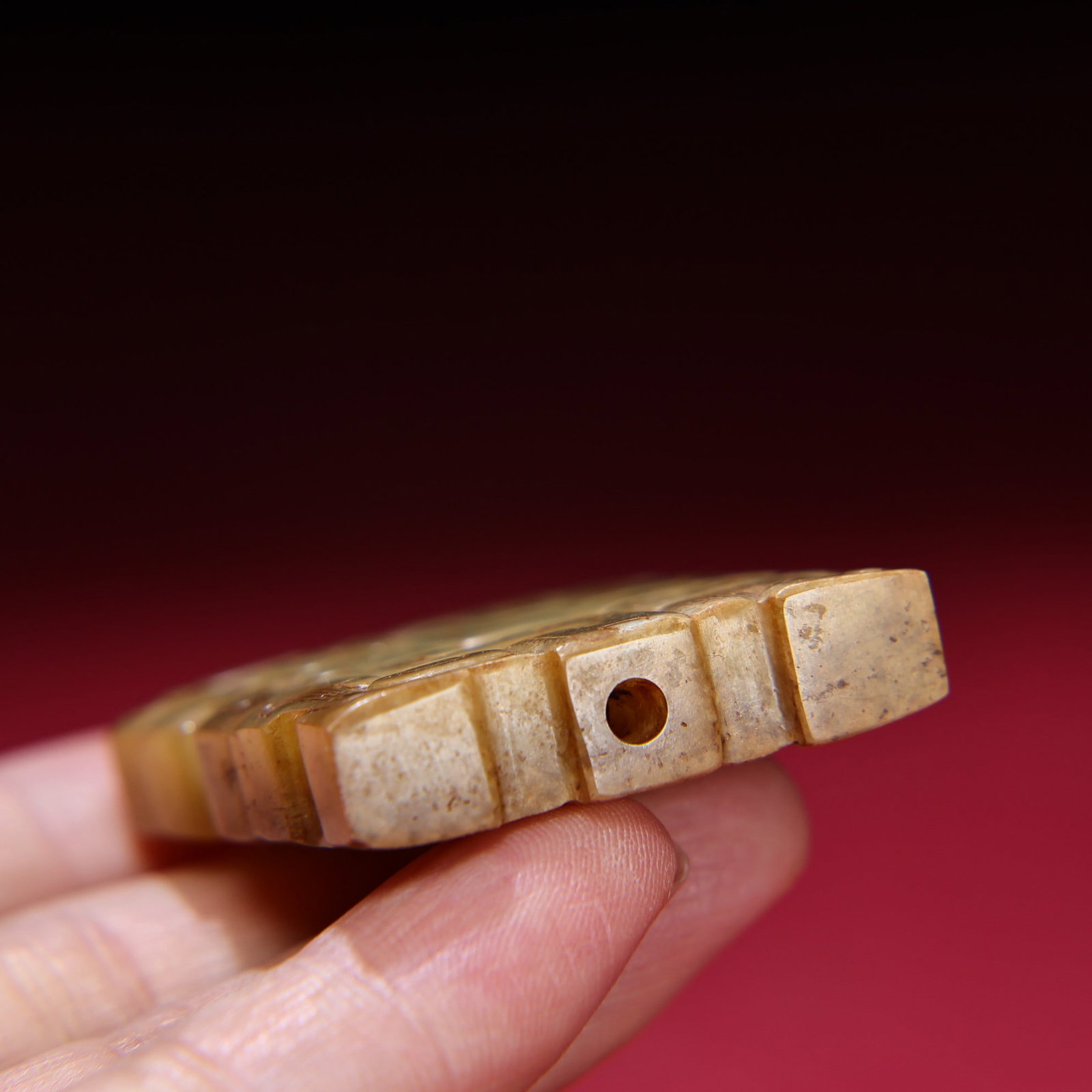 An Exquisite White Jade Pendant - 7
