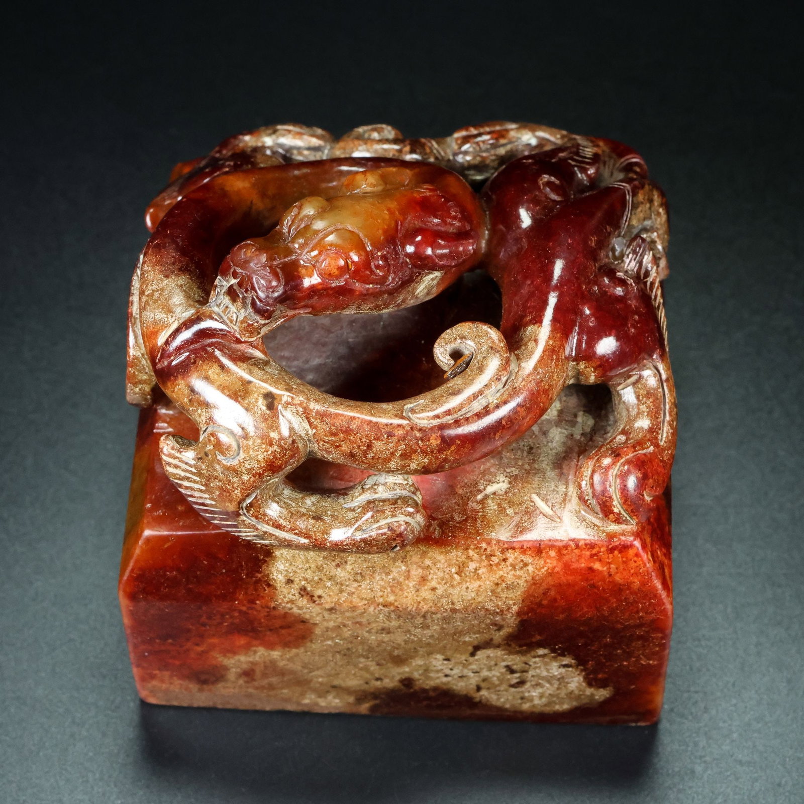 An Exquisite White Jade Dragon Pattern Seal: An Exquisite White Jade Dragon Pattern Seal Qing Dynasty, China Size:8.5cmx8cm Weight:839g (The Dimensions Of All Batches Are Manually Measured.If You Need More Detailed Information, Please Contact Ou