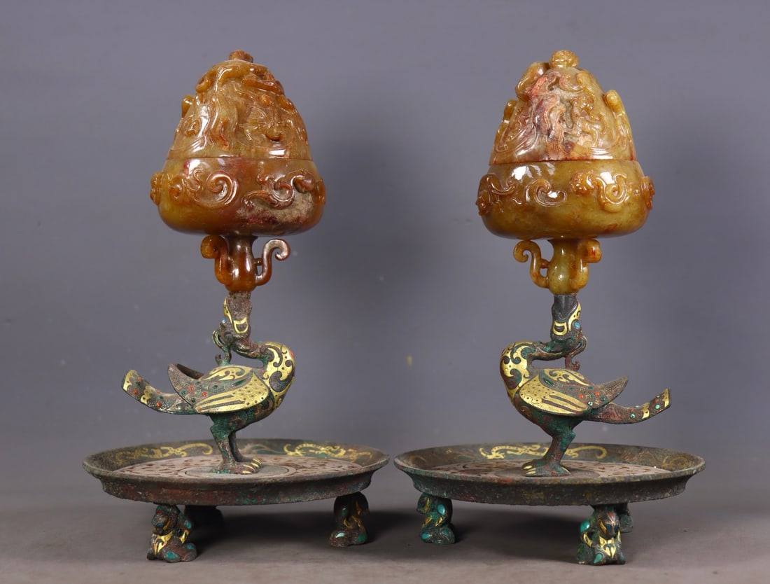 A Pair of Exquisite Bronze Inlaid Gold and Silver Inlaid White Jade Censer: A Pair of Exquisite Bronze Inlaid Gold and Silver Inlaid White Jade Censer Han Dynasty, China Size: 24cmx14.5cm Weight:21600g (The Dimensions Of All Batches Are Manually Measured.If You Need More