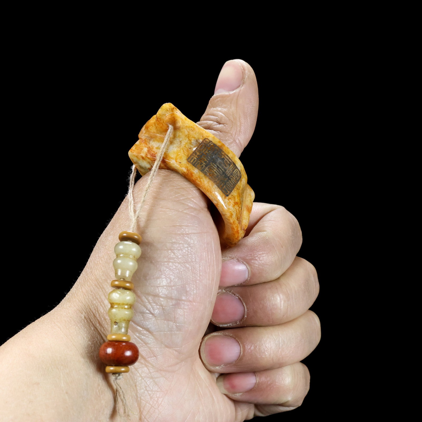 A Pair of Exquisite White Jade Ring: A Pair of Exquisite White Jade Ring Qing Dynasty, China Size:5.4cmx4.1cm Size:2.25cmx2.2cm Total Weight:112g (The Dimensions Of All Batches Are Manually Measured.If You Need More Detailed