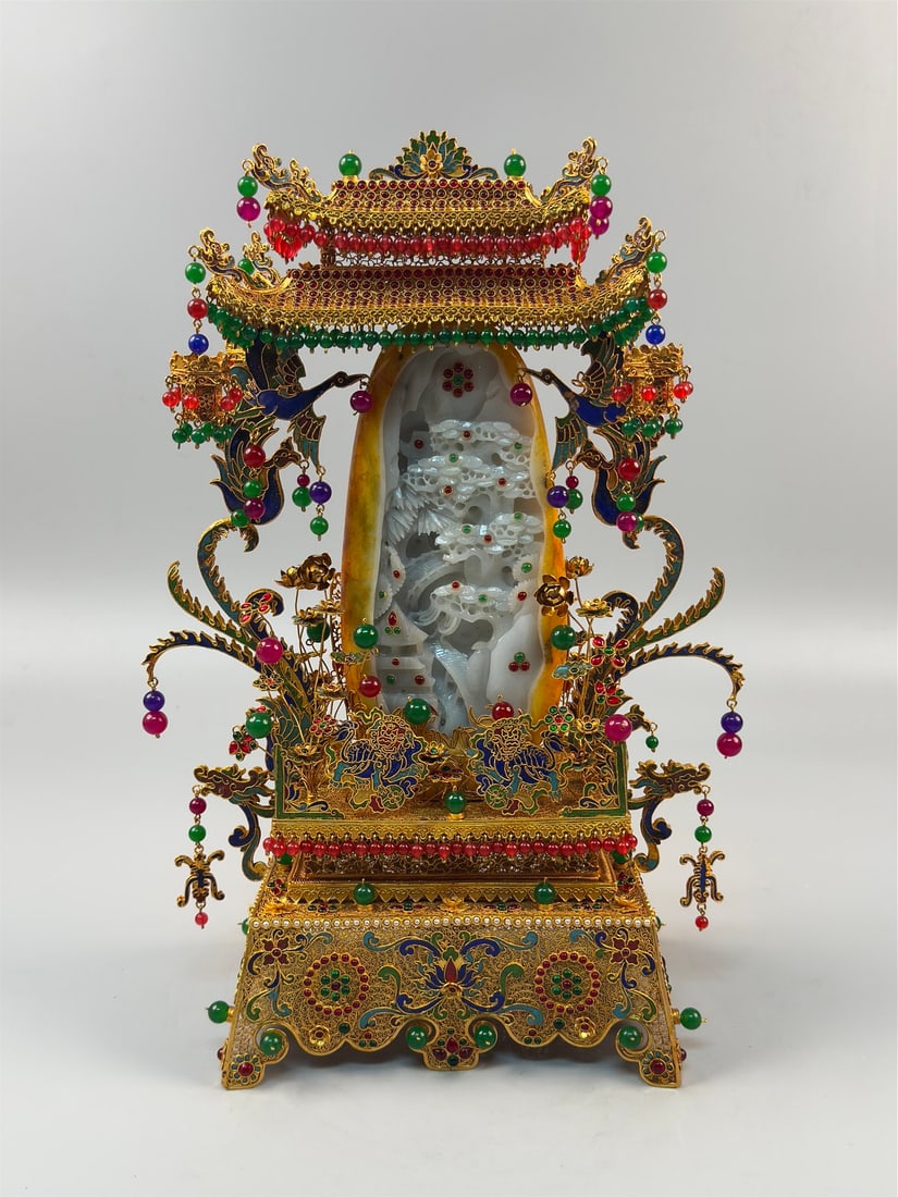 An Exquisite Gilt Bronze Inlaid White Jade Rockery Ornament: An Exquisite Gilt Bronze Inlaid White Jade Rockery Ornament Qing Dynasty, China Qianlong Four-character Mark Size:42cmx38cmx114cm Weight:3625g (The Dimensions Of All Batches Are Manually Measured.If Y