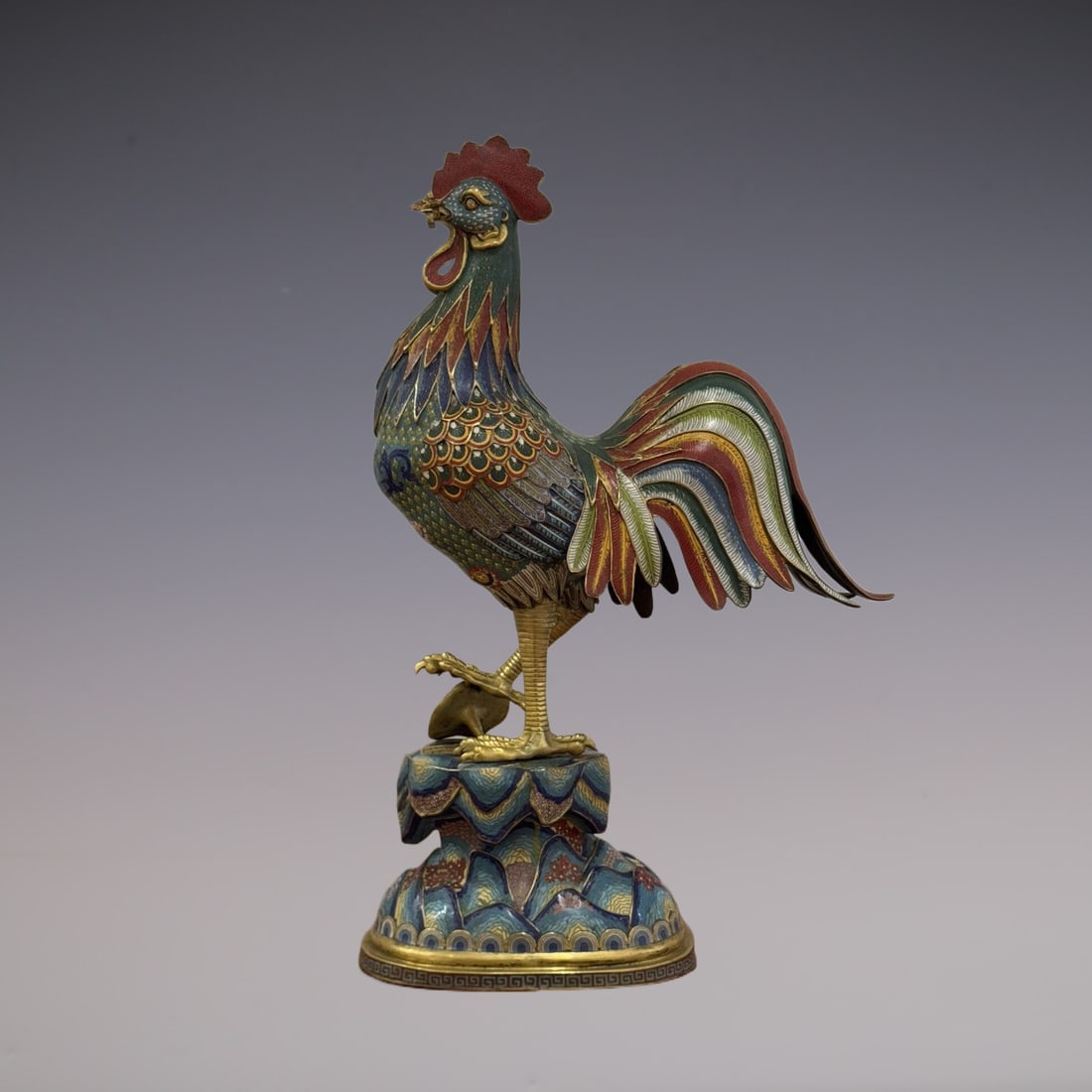 An Exquisite Cloisonne Rooster Ornament: An Exquisite Cloisonne Rooster Ornament Qing Dynasty, China Qianlong Four-character Mark Size:47cmx20cmx72cm Weight:17.8kg (The Dimensions Of All Batches Are Manually Measured.If You Need More Detaile