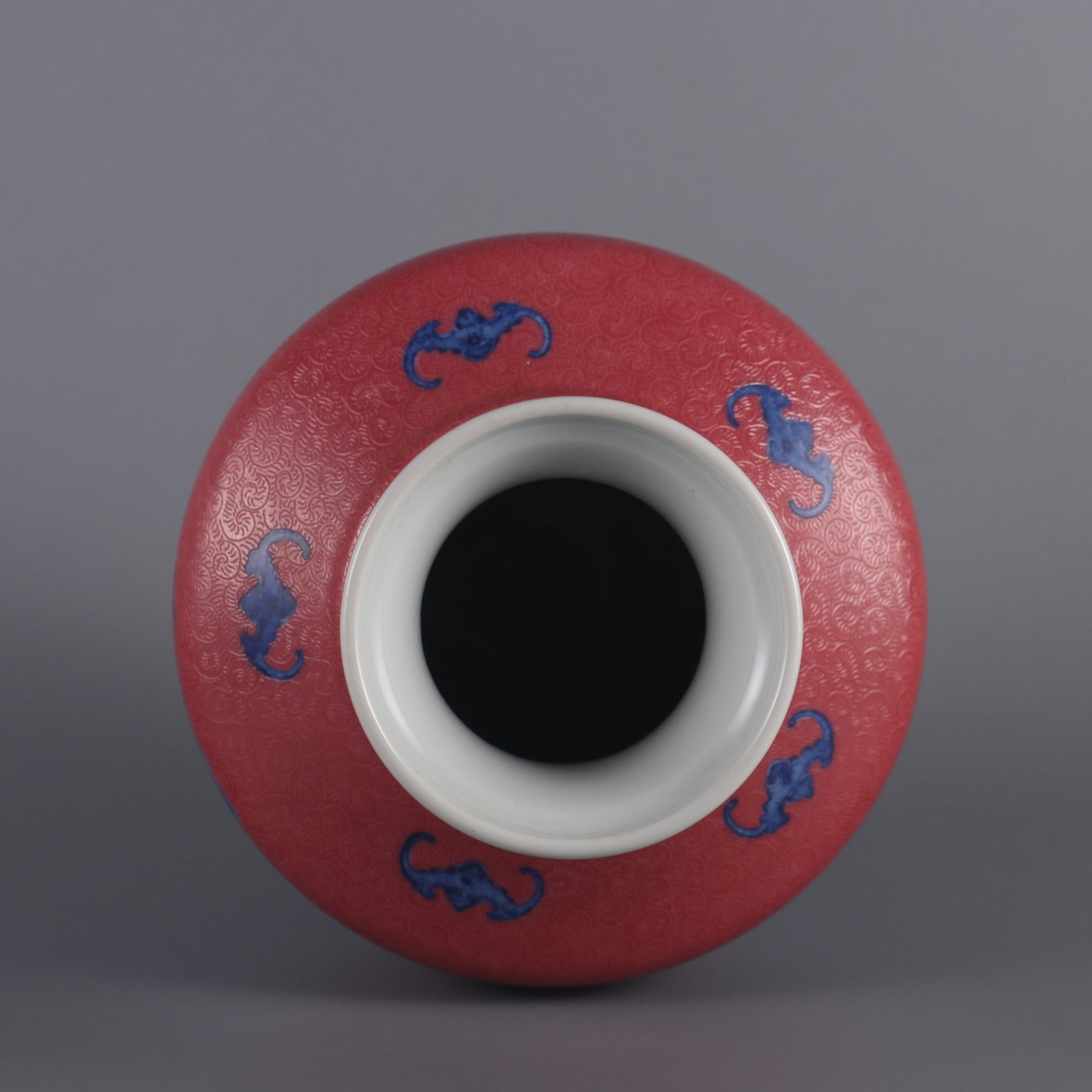 An Exquisite Blue and White Ruby Red-Glazed Lion Pattern Vase - 7