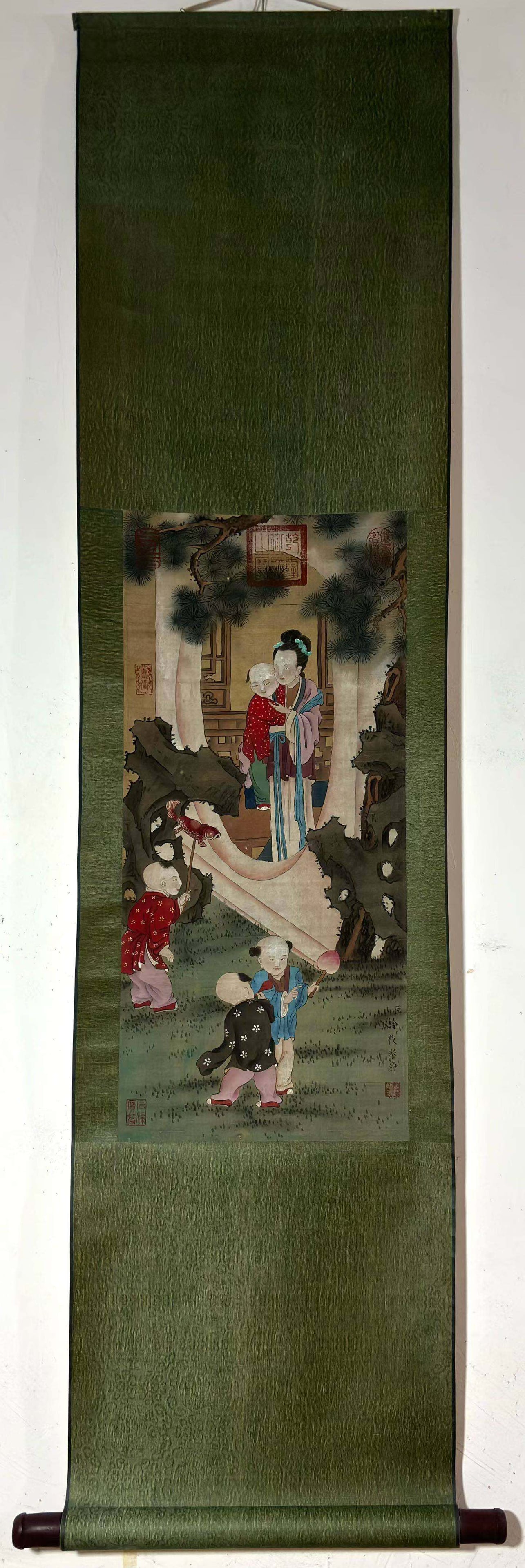 A Chinese Vertical Scroll Ink Painting of Character and Story on Silk: A Chinese Vertical Scroll Ink Painting of Character and Story on Silk Leng mei Without frame Size:66.5cmx30cm (The Dimensions Of All Batches Are Manually Measured.If You Need More Detailed Information