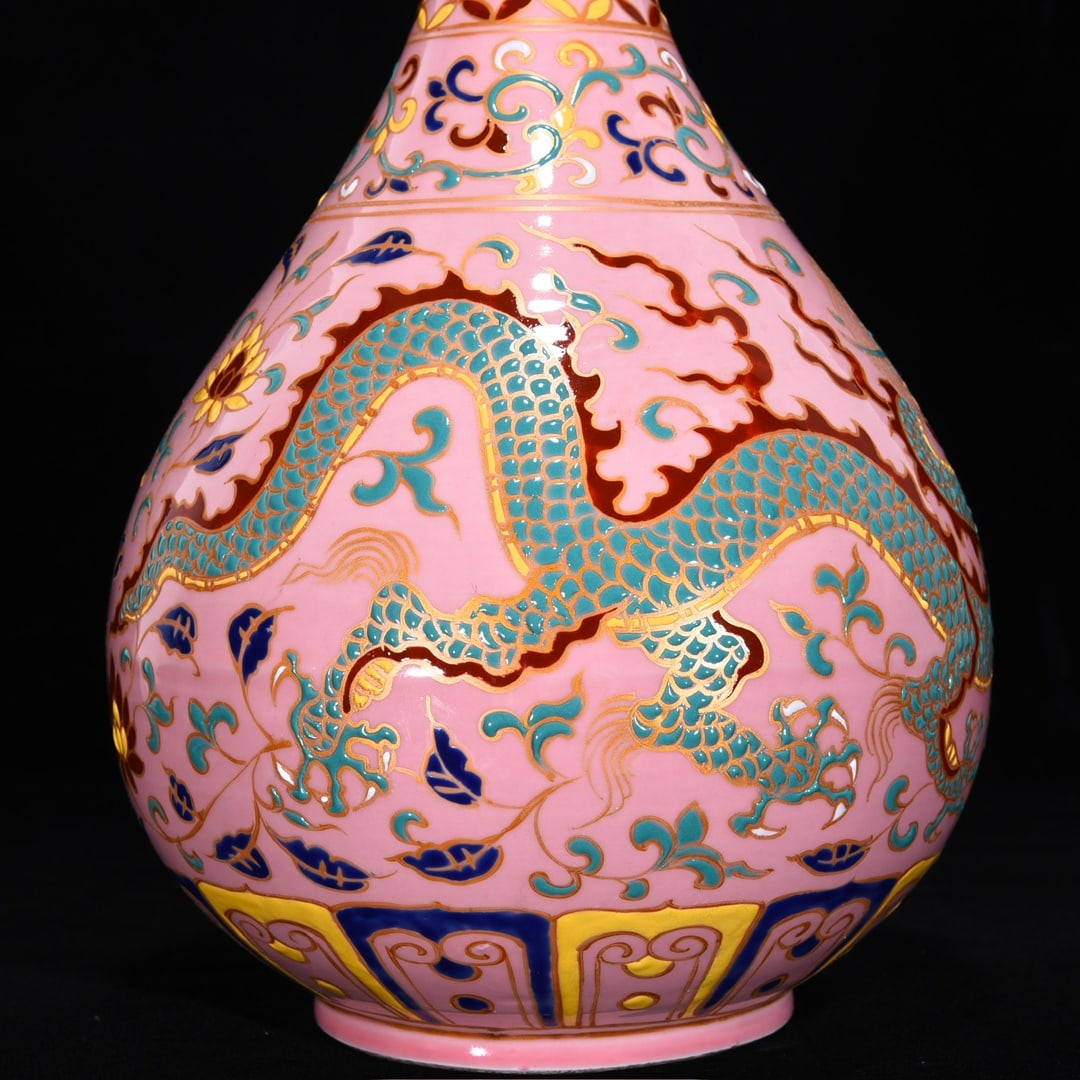 An Exquisite Wucai Dragon and Phoenix Pattern Lotus Pattern Vase - 7