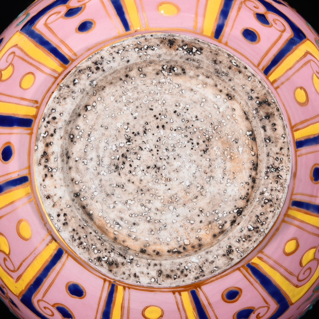An Exquisite Wucai Dragon and Phoenix Pattern Lotus Pattern Vase - 9