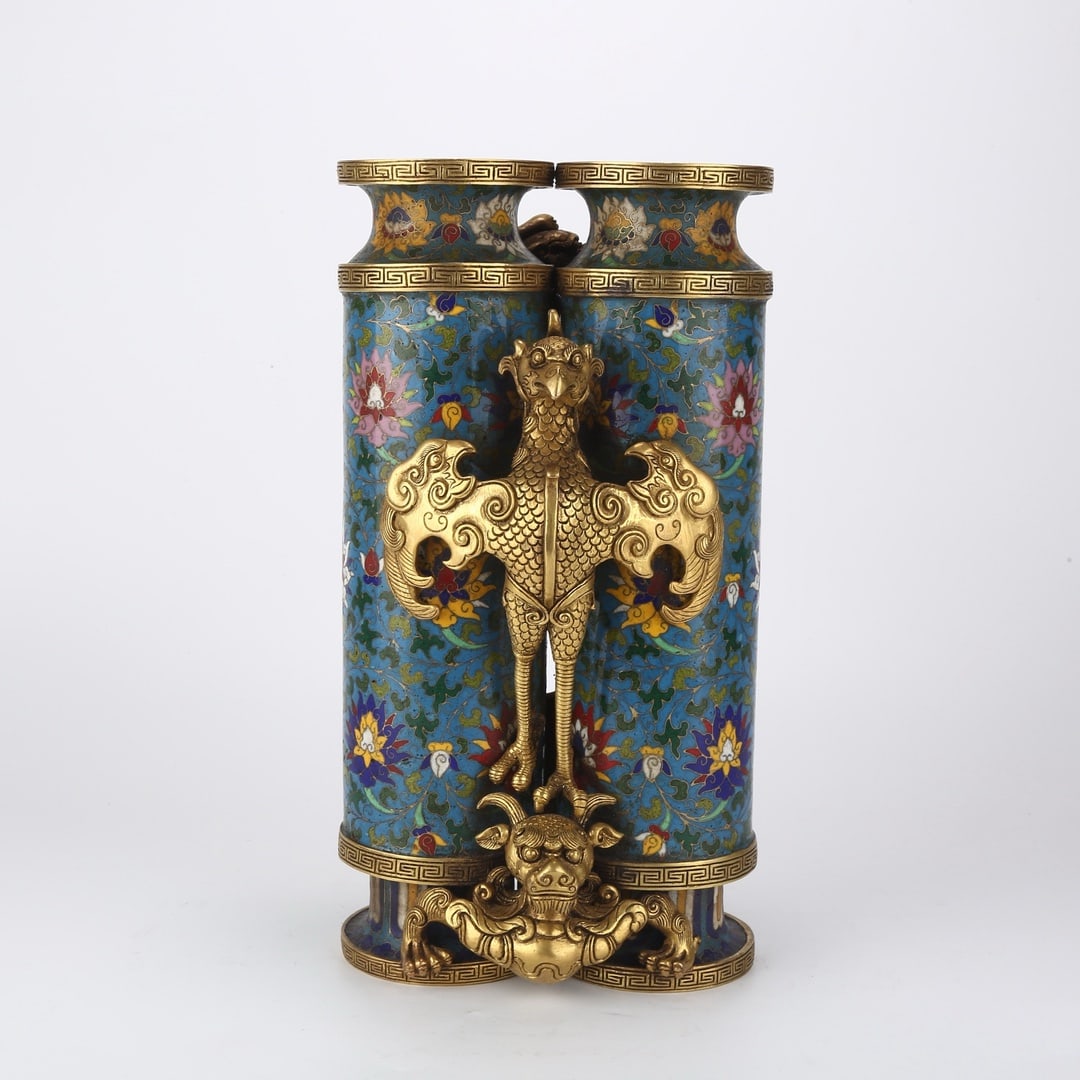 An Exquisite Cloisonne Lotus Pattern Dragon Phoenix Pattern Vase: An Exquisite Cloisonne Lotus Pattern Dragon Phoenix Pattern Vase Qing Dynasty, China Size:28cmx15cm Weight:5.4kg (The Dimensions Of All Batches Are Manually Measured.If You Need More Detailed Informat