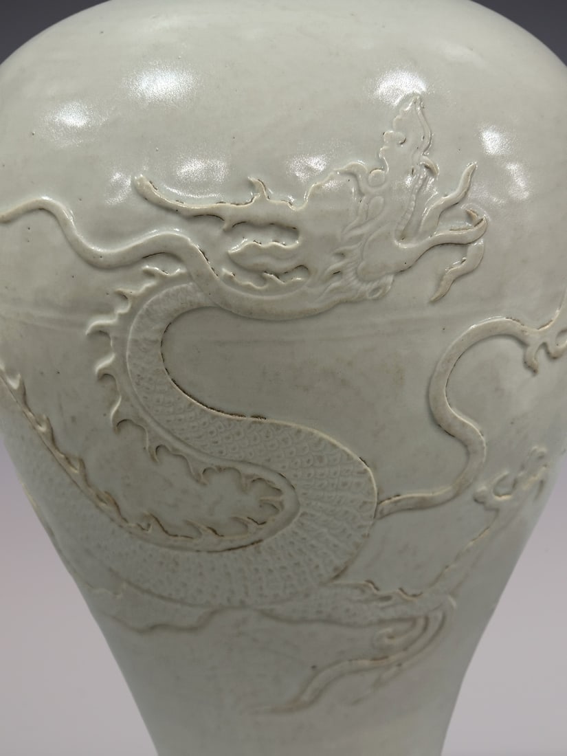 An Exquisite Shufu Glazed Dragon Pattern Vase - 2