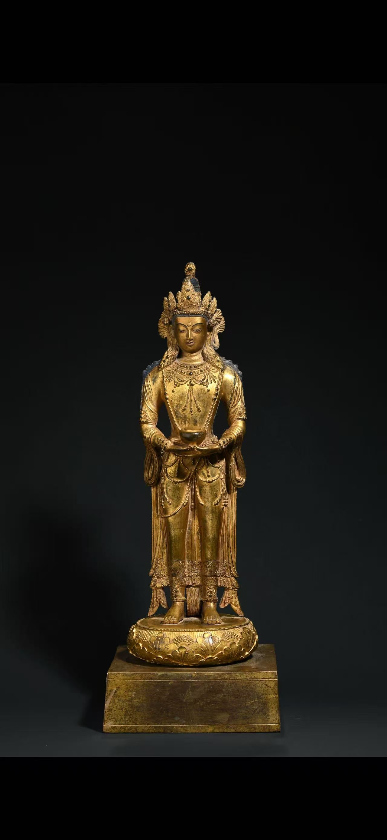 An Exquisite Gilt Bronze Buddha Statue - 4