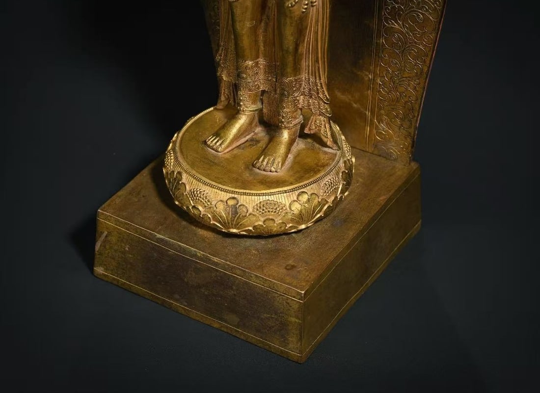 An Exquisite Gilt Bronze Buddha Statue - 6