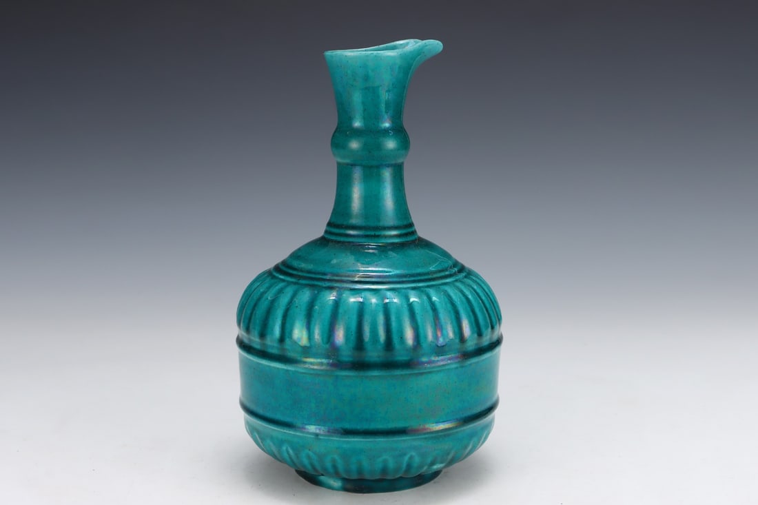 An Exquisite Blue Glazed Vase - 4