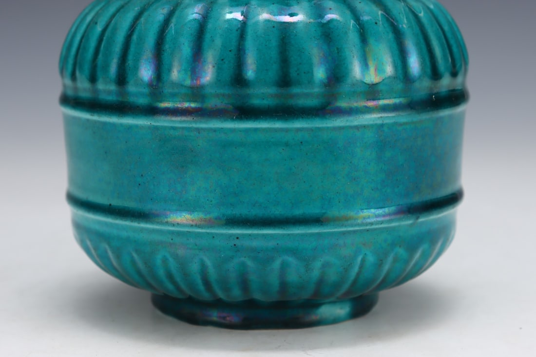 An Exquisite Blue Glazed Vase - 6