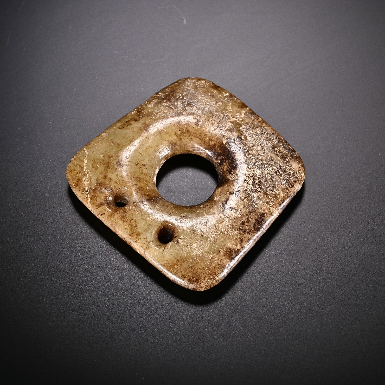 An Exquisite White Jade Ornament - 4