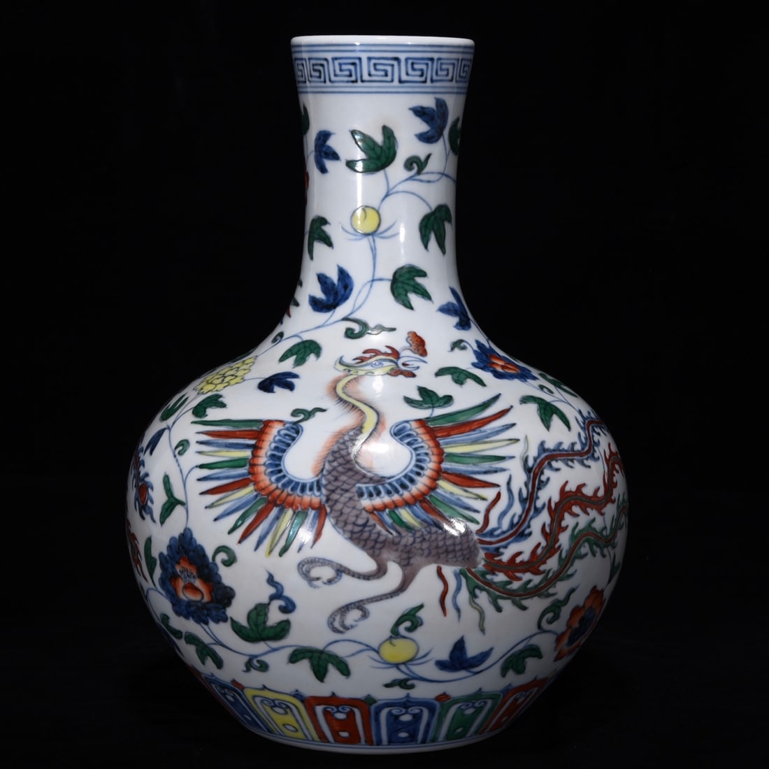 An Exquisite Doucai Phoenix Pattern Lotus Pattern Vase: An Exquisite Doucai Phoenix Pattern Lotus Pattern Vase Ming Dynasty, China Chenghua Six-character Mark Size:29.522cmx33cm (The Dimensions Of All Batches Are Manually Measured.If You Need More