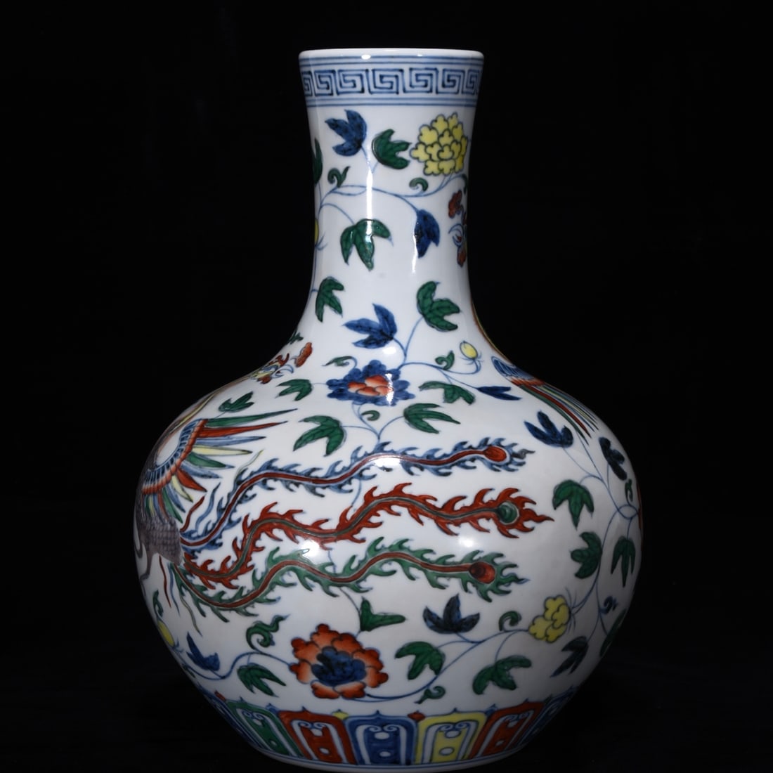 An Exquisite Doucai Phoenix Pattern Lotus Pattern Vase - 2