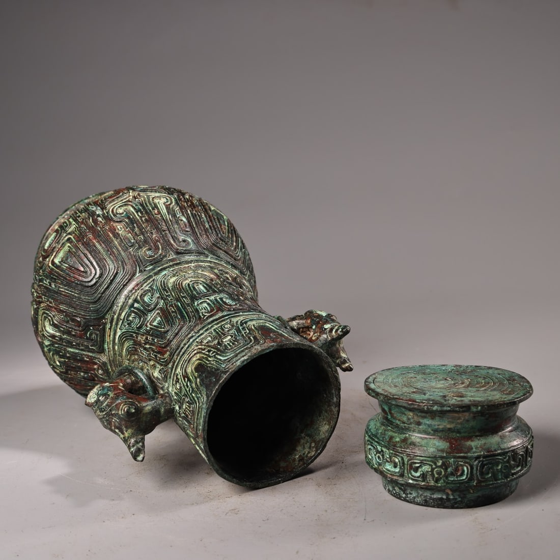 An Exquisite Bronze Double-Ears Vase - 7