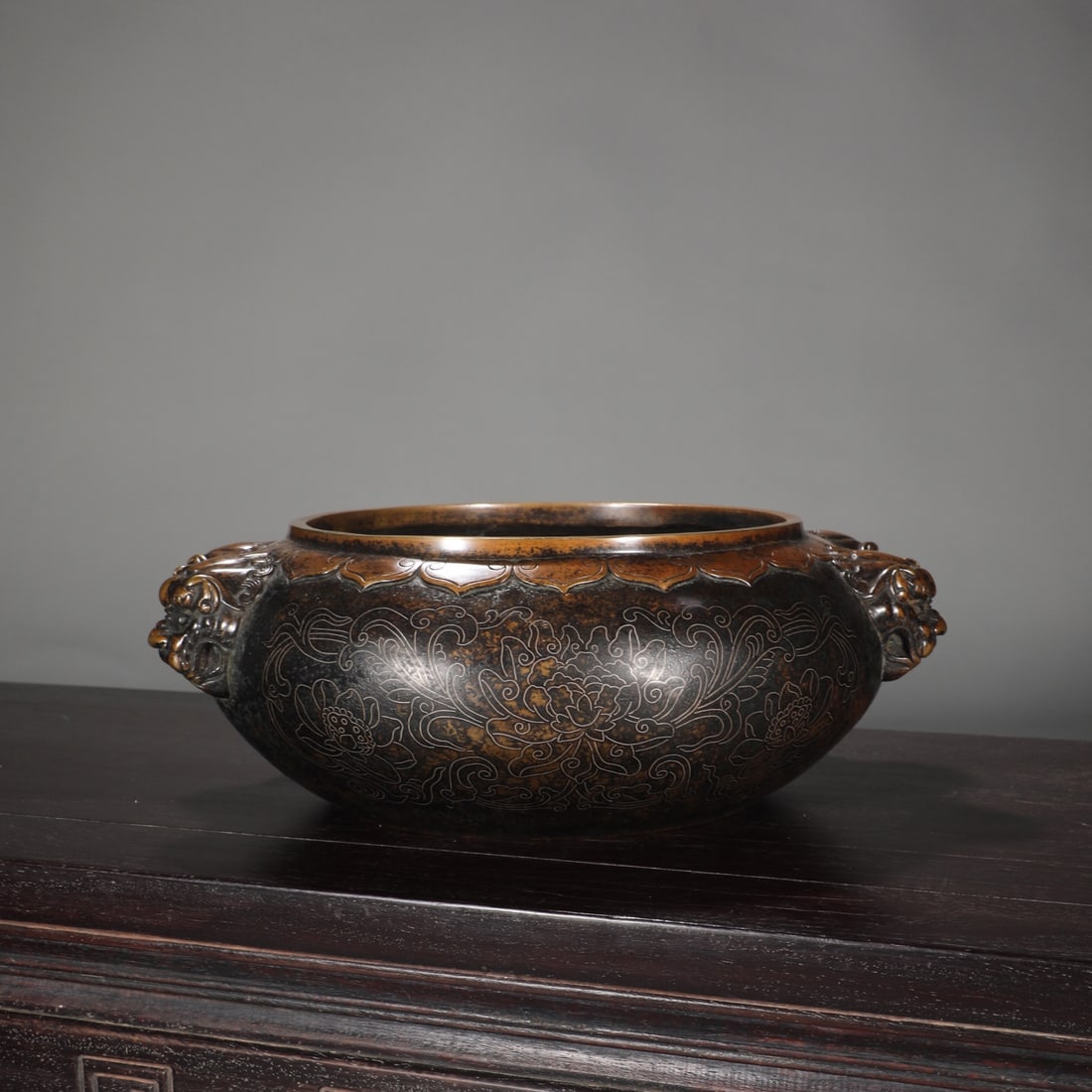 An Exquisite Bronze Lotus Pattern Censer - 3