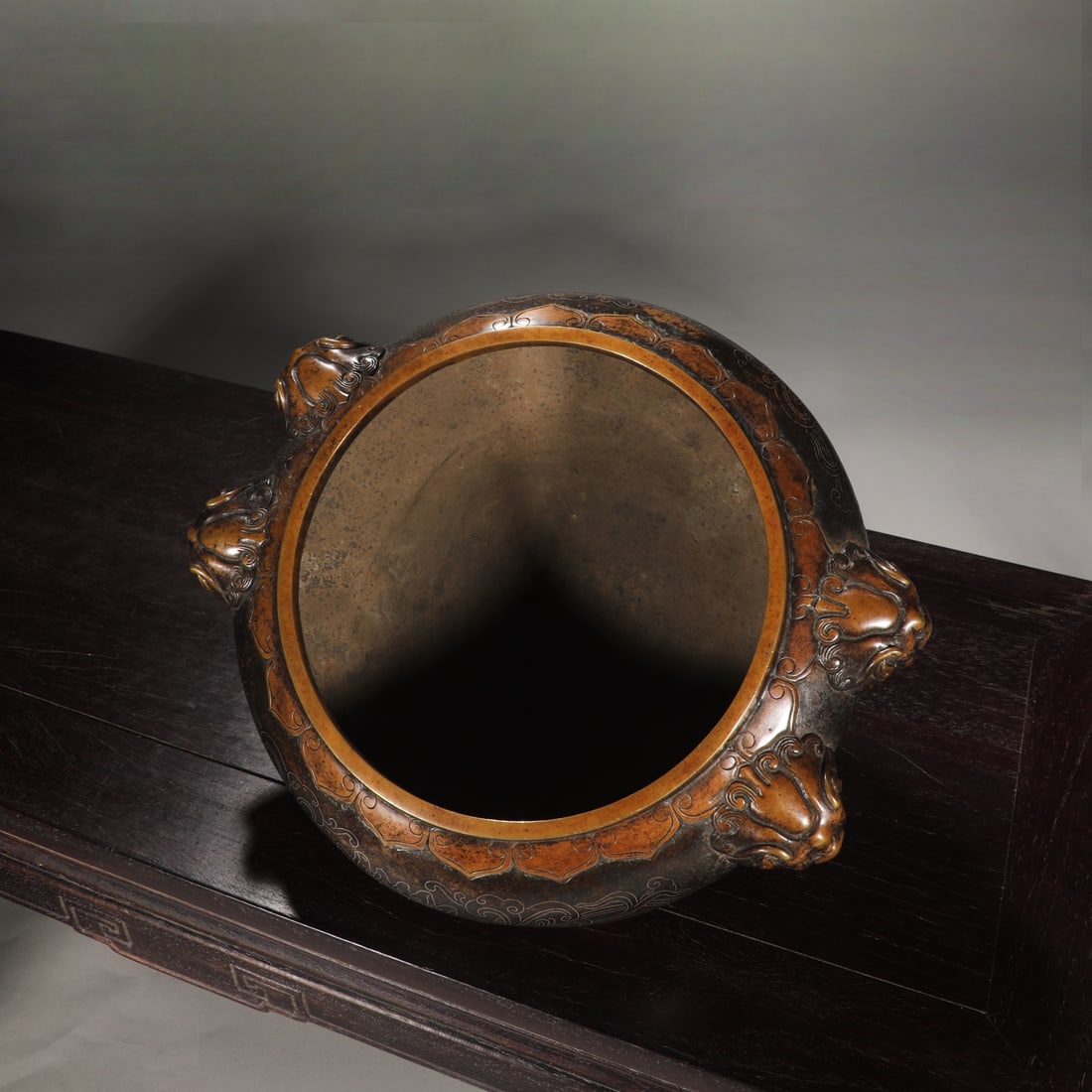 An Exquisite Bronze Lotus Pattern Censer - 4