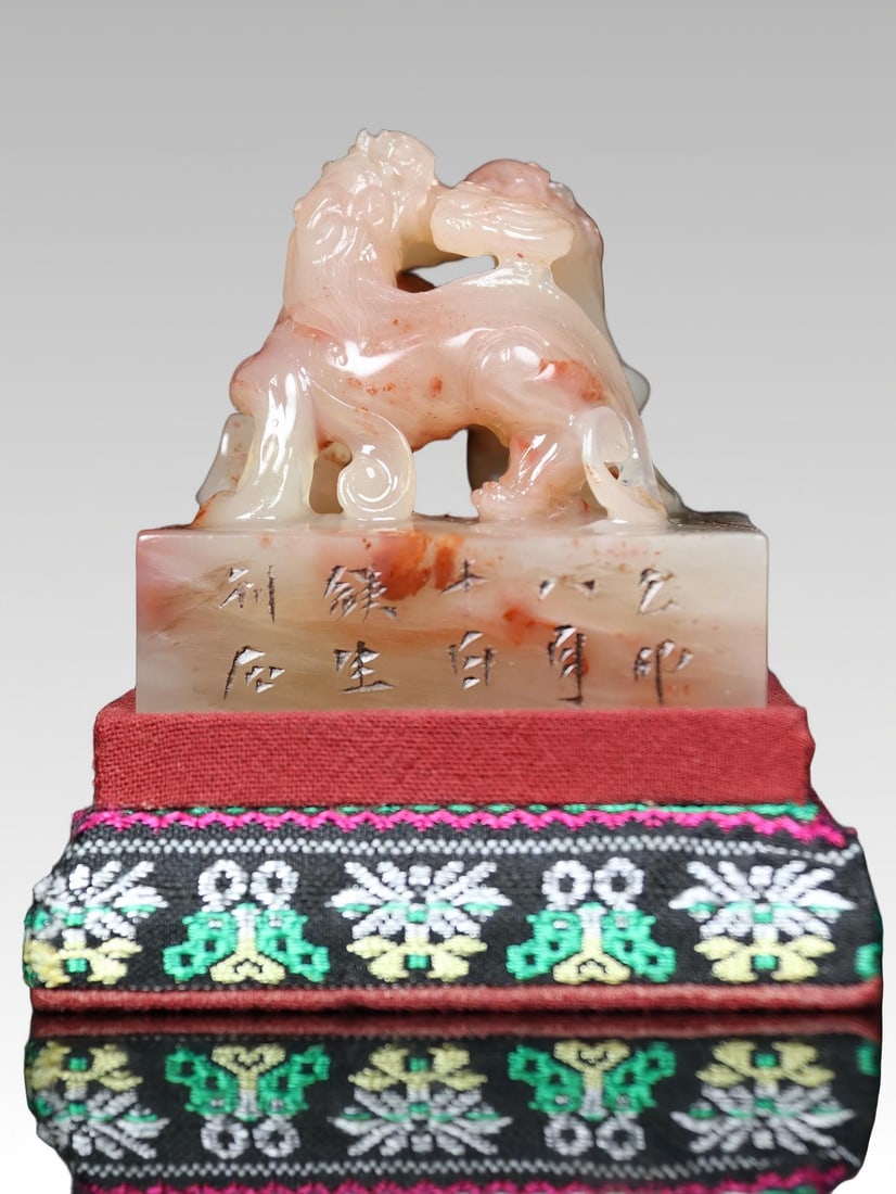 A fine Qing Dynasty Shoushan stone seal carved with auspicious beasts: Qing Dynasty Shoushan stone carved auspicious beast seal SIZE: 6.5x6x6cm W:246g (The Dimensions Of All Batches Are Manually Measured.If You Need More Detailed Information, Please Contact Our Customer 