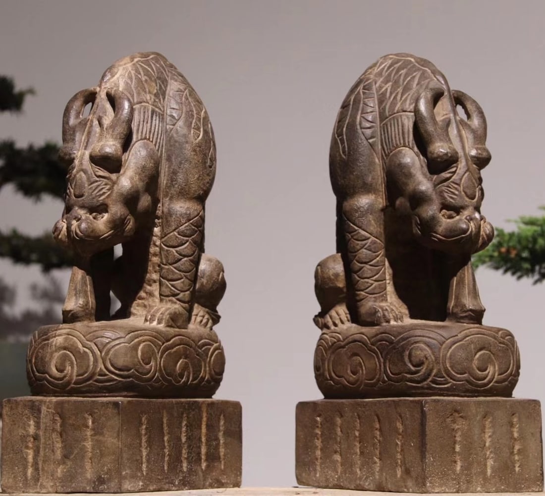 A fine Ming Dynasty bluestone Wealth Beast. A pair: Ming Dynasty bluestone wealth gathering beastA pair SIZE: H:40cm (The Dimensions Of All Batches Are Manually Measured.If You Need More Detailed Information, Please Contact Our Customer Service Before 