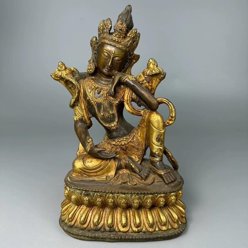 A beautiful Ming Dynasty gilded bronze seated Buddha: Ming Dynasty gilt bronze seated Buddha statue SIZE: L:11.3cm W:7.7cm H:19cm (The Dimensions Of All Batches Are Manually Measured.If You Need More Detailed Information, Please Contact Our Customer Serv