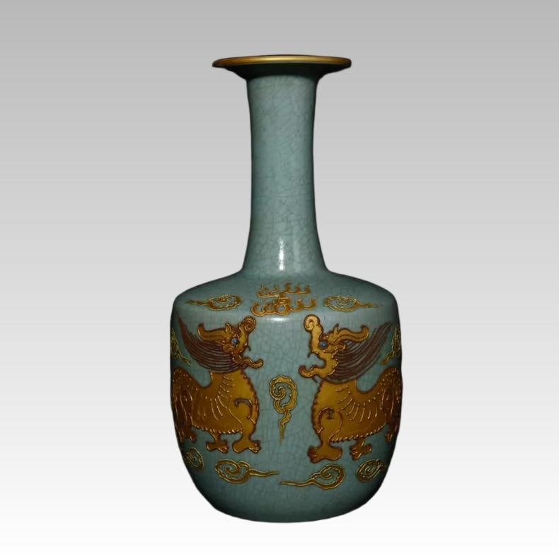 A fine Song Dynasty Ru kiln flat-rimmed vase with gold pink-painted qilin patterns: Song Dynasty Ru kiln flat-rimmed vase with gold qilin pattern and spilled powder SIZE: 27.3x14.6cm (The Dimensions Of All Batches Are Manually Measured.If You Need More Detailed Information, Please
