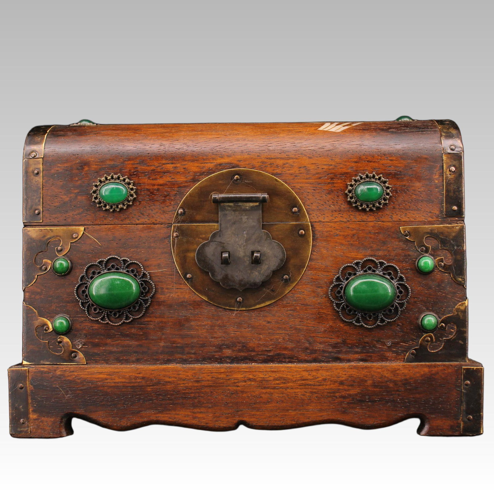 A beautiful Qing Dynasty wood-carved box inlaid with gemstones and shells (1 of 9)