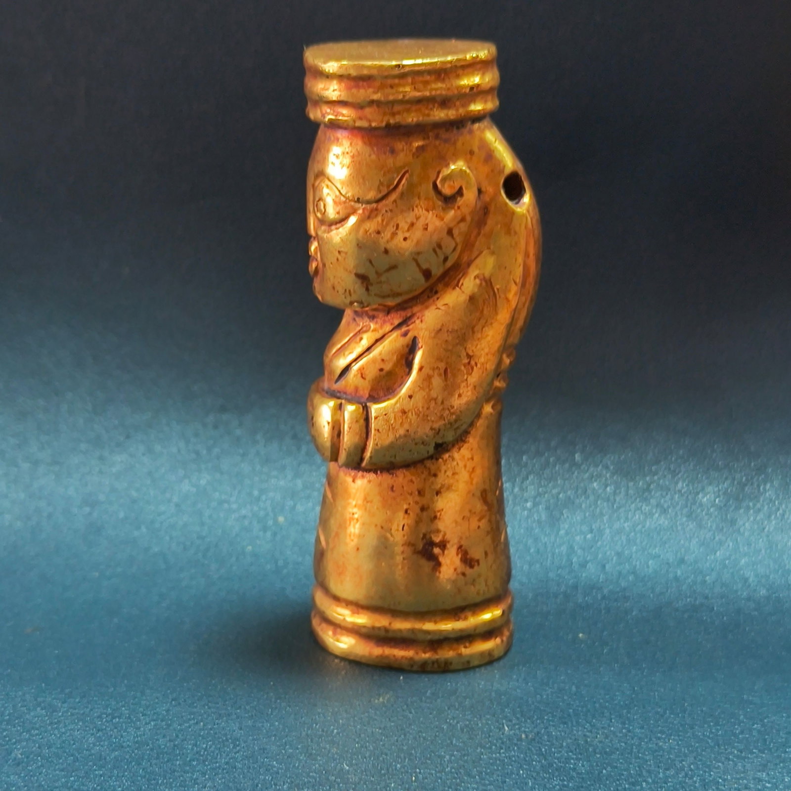 A fine Qing Dynasty gilt bronze figurine figurine ornament: Qing Dynasty gilt bronze old gold figure pottery figurines SIZE: L:9cm W:3.5cm W:378g (The Dimensions Of All Batches Are Manually Measured.If You Need More Detailed Information, Please Contact Our Cus