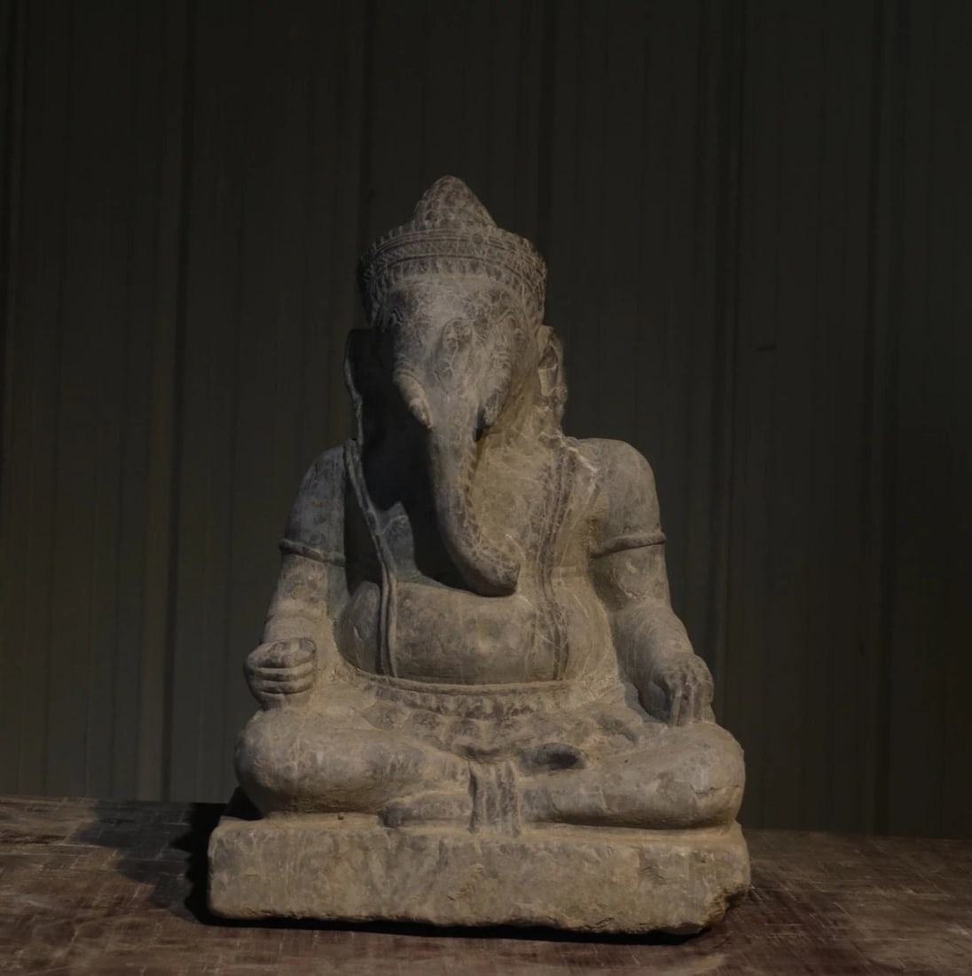A beautiful Han dynasty bluestone elephant god: The Han dynasty bluestone elephant deity SIZE: H:46cm L:32cm W:26cm (The Dimensions Of All Batches Are Manually Measured.If You Need More Detailed Information, Please Contact Our Customer Service