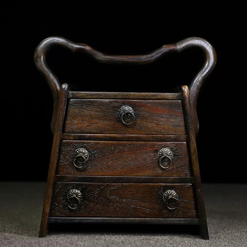 A beautiful Qing Dynasty rosewood three-drawer handheld treasure box: Qing Dynasty rosewood three-drawer handheld treasure box SIZE: L:28cm W:16cm H:29.5cm (The Dimensions Of All Batches Are Manually Measured.If You Need More Detailed Information, Please Contact Our
