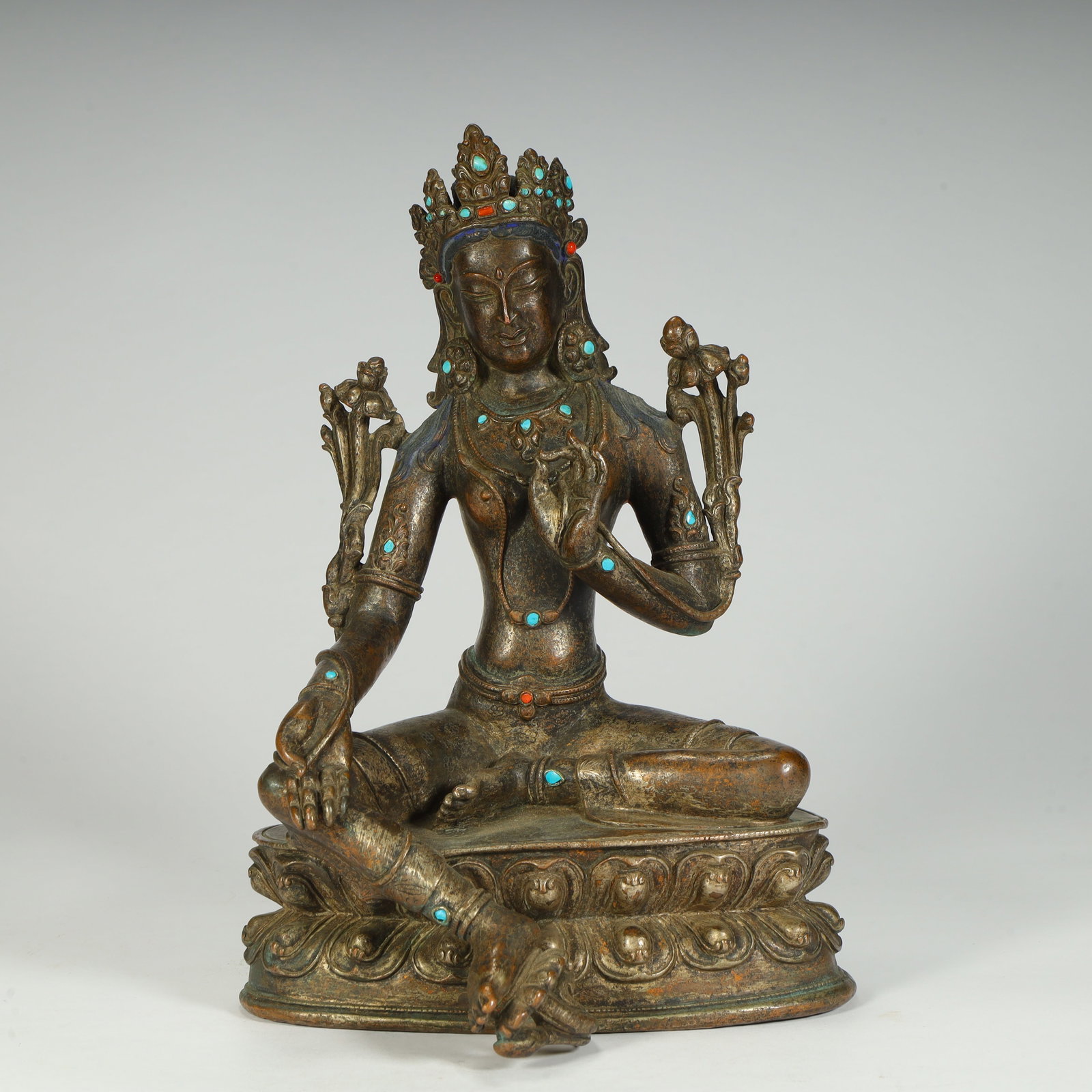 A beautiful Ming Dynasty bronze-inlaid sapphire green seated statue of Tara: Ming Dynasty bronze-inlaid sapphire green seated Tara statue SIZE: H: 25cm L: 16.5cm W: 15cm W: 3.2kg (The Dimensions Of All Batches Are Manually Measured.If You Need More Detailed Information, Please