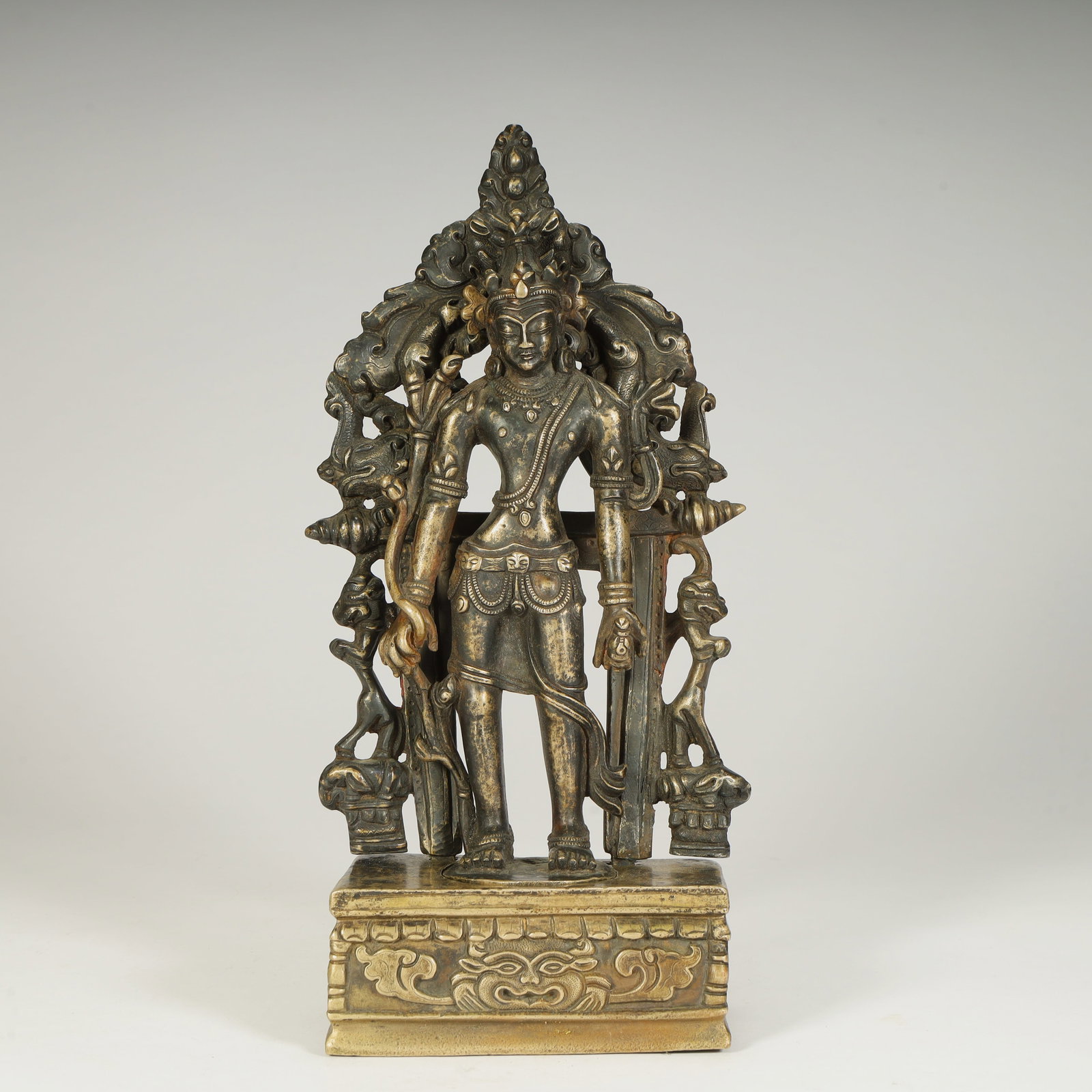 A fine 10th-12th century Pala-style alloy copper Guanyin statue: 10th-12th century Pala style alloy copper Guanyin statue SIZE: H: 25cm L: 12.5cm W: 5.5cm W: 2.1kg (The Dimensions Of All Batches Are Manually Measured.If You Need More Detailed Information, Please Co
