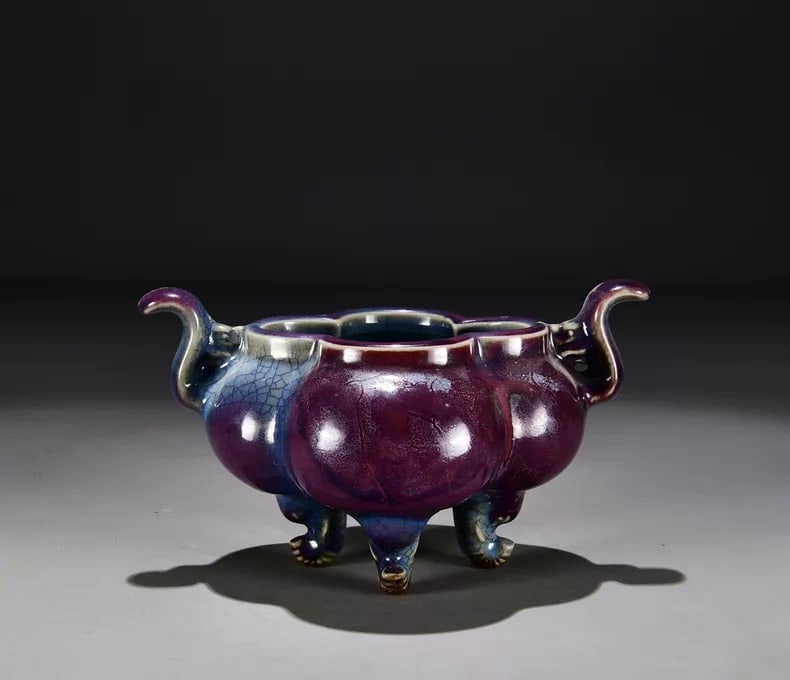 A fine Song Dynasty Jun kiln red double-handled burner: Song dynasty Jun kiln spotted red double-handled burner SIZE: 12x21cm (The Dimensions Of All Batches Are Manually Measured.If You Need More Detailed Information, Please Contact Our Customer Service Be