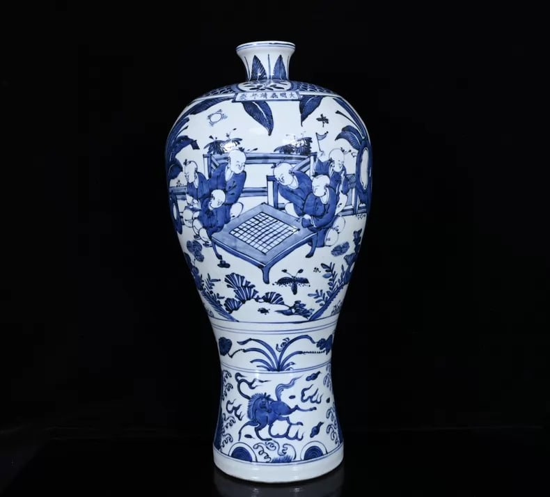 A fine Ming Dynasty Jiajing blue-and-white plum vase with infant play scenes: Ming Dynasty Jiajing blue-and-white infant play plum vase SIZE: 45x21cm (The Dimensions Of All Batches Are Manually Measured.If You Need More Detailed Information, Please Contact Our Customer Service 