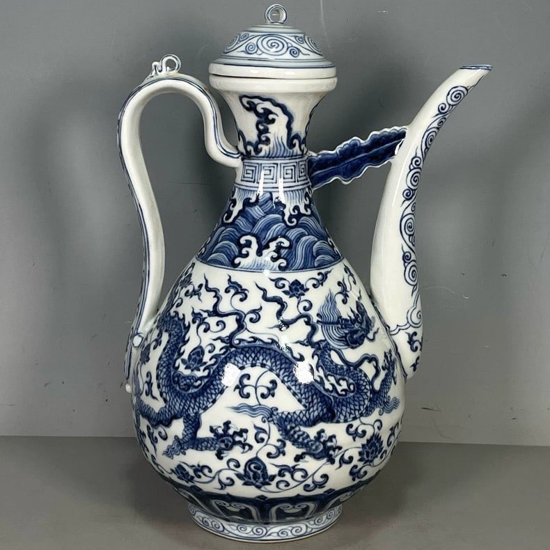 A fine Ming Dynasty Xuande period blue-and-white dragon-patterned teapot (1 of 7)
