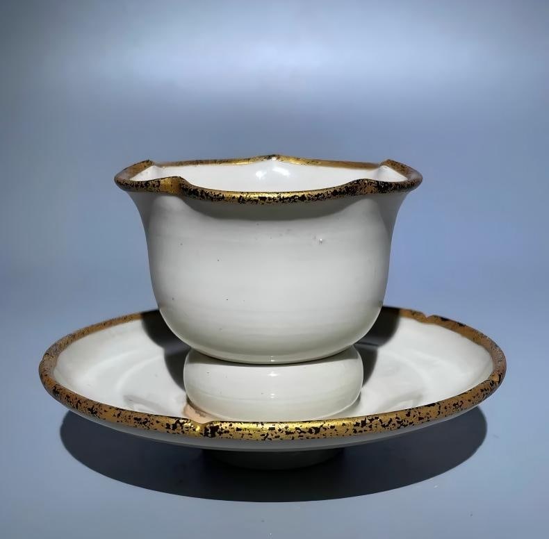 A fine Song Dynasty Ding kiln white-glazed gold-painted cup stand: Song Dynasty Ding kiln white-glazed gold-painted cup stand SIZE: H: approx. 10cm D: approx. 13cm (The Dimensions Of All Batches Are Manually Measured.If You Need More Detailed Information, Please Cont