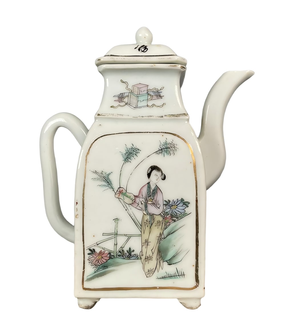 A fine Republic of China Jiangxi Yu Yuanpin style famille rose figure poetry square teapot: Republic of China period Jiangxi Jiangxi Yu Yuanpin style famille rose figure poetry and prose square teapot SIZE: H:17.5cm W:15cm (The Dimensions Of All Batches Are Manually Measured.If You Need More