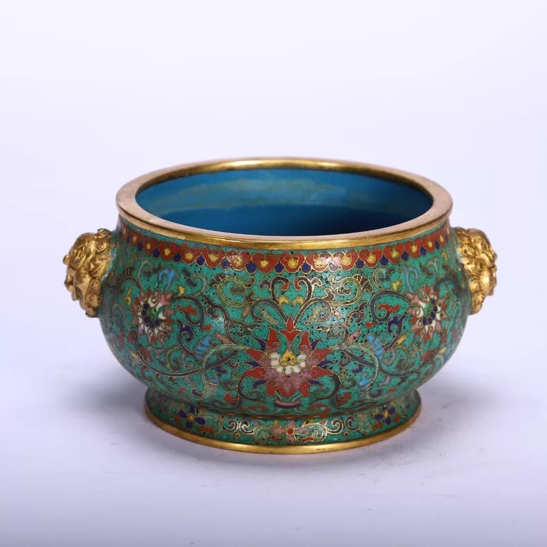 A beautiful Qing Dynasty copper gilt cloisonne cloisonne enamel tiger-head burner: Qing Dynasty gilt cloisonne cloisonne enamel tiger-head censer SIZE: L:14.5cm W:13cm H:7.5cm (The Dimensions Of All Batches Are Manually Measured.If You Need More Detailed Information, Please Contact 