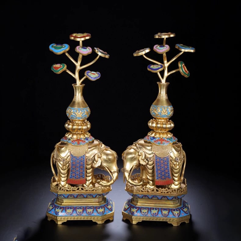A pair of exquisite Qing Dynasty cloisonne elephants: A pair of Qing dynasty cloisonne elephants SIZE: L:14.5 cm W:10cm H:40cm (The Dimensions Of All Batches Are Manually Measured.If You Need More Detailed Information, Please Contact Our Customer Service
