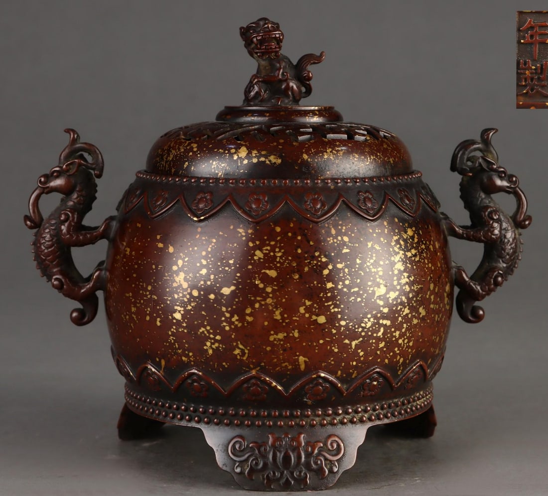 A fine Ming Dynasty gold-splattered chi dragon ear incense burner: Ming Dynasty gold-sprinkled dragon ear incense burner SIZE: H:18cm D:11cm D:14cm Ear pitch 20.5cm W:3kg (The Dimensions Of All Batches Are Manually Measured.If You Need More Detailed Information, Plea