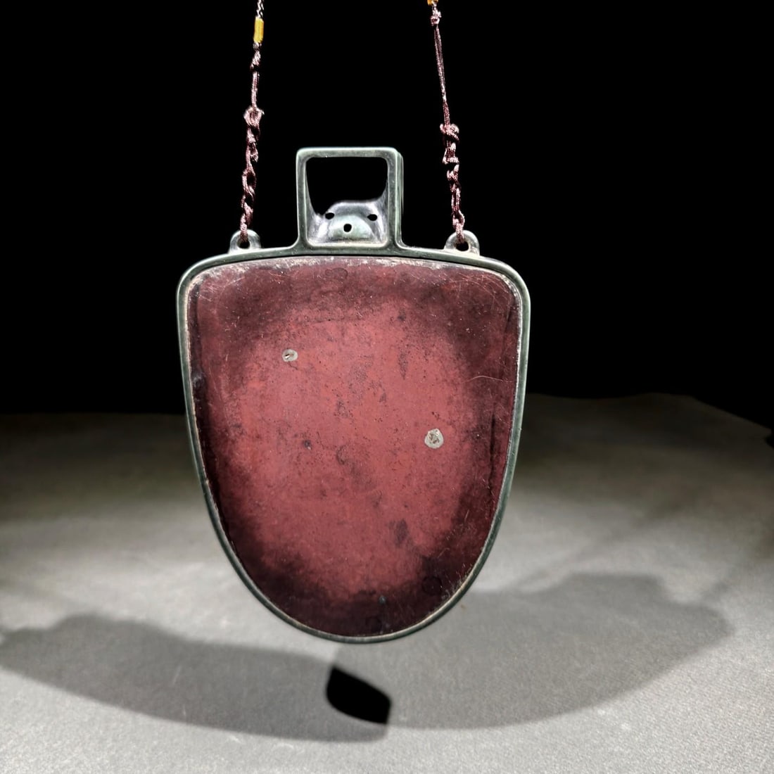 A beautiful red inkstone with the Qing dynasty Li Zonghan signature: Red inkstone by Li Zonghan from the Qing dynasty SIZE: Inkstone L: 11.5cm W: 8cm W: 2cm (The Dimensions Of All Batches Are Manually Measured.If You Need More Detailed Information, Please Contact Our C