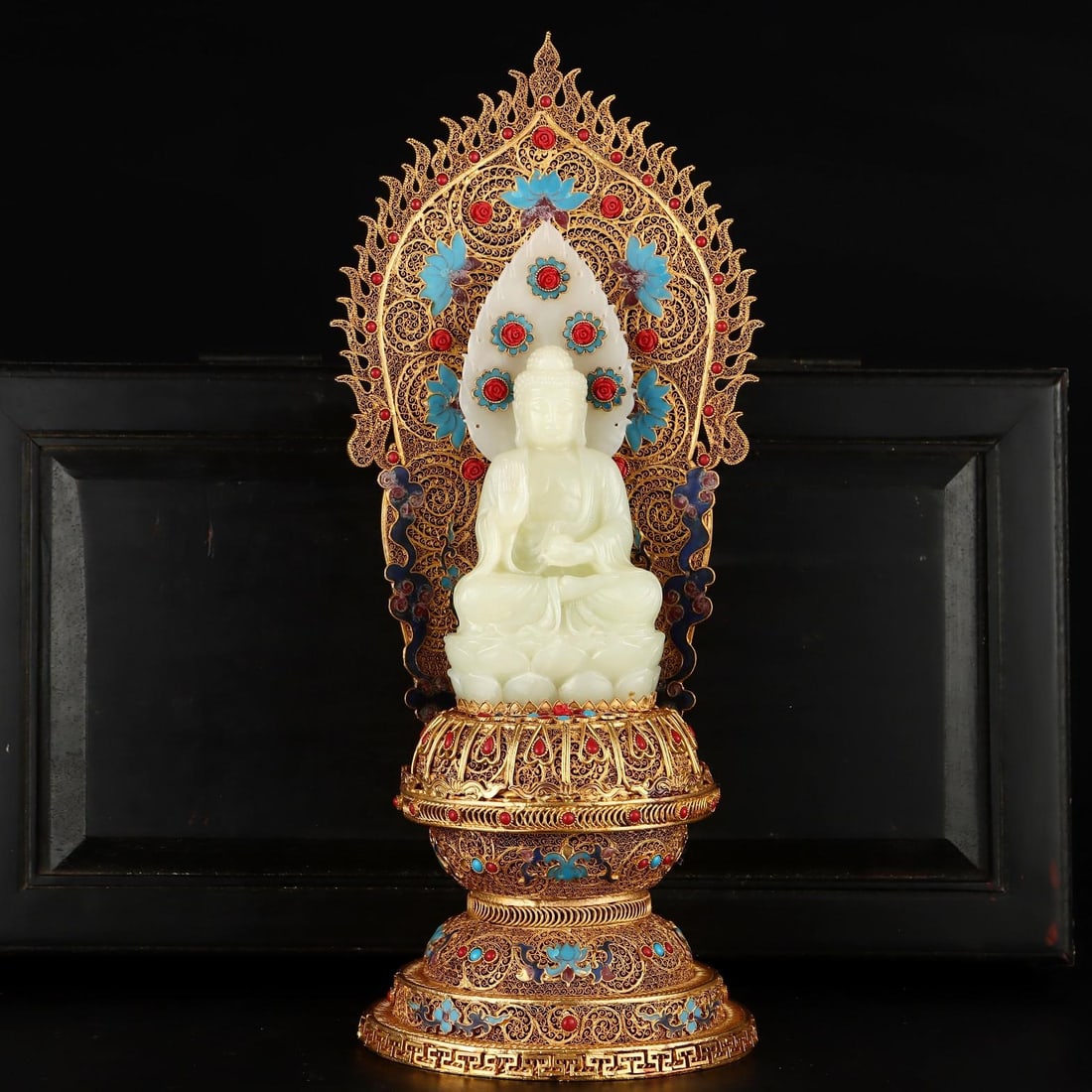 A beautiful Qing Dynasty filigree gilt jade Buddha: Qing Dynasty Filigree Gilded Jade Buddha SIZE: W:1647g H:38cm Base W:14.5cm Emerald Buddha H:18.5cm W:8cm (The Dimensions Of All Batches Are Manually Measured.If You Need More Detailed Information, Pl