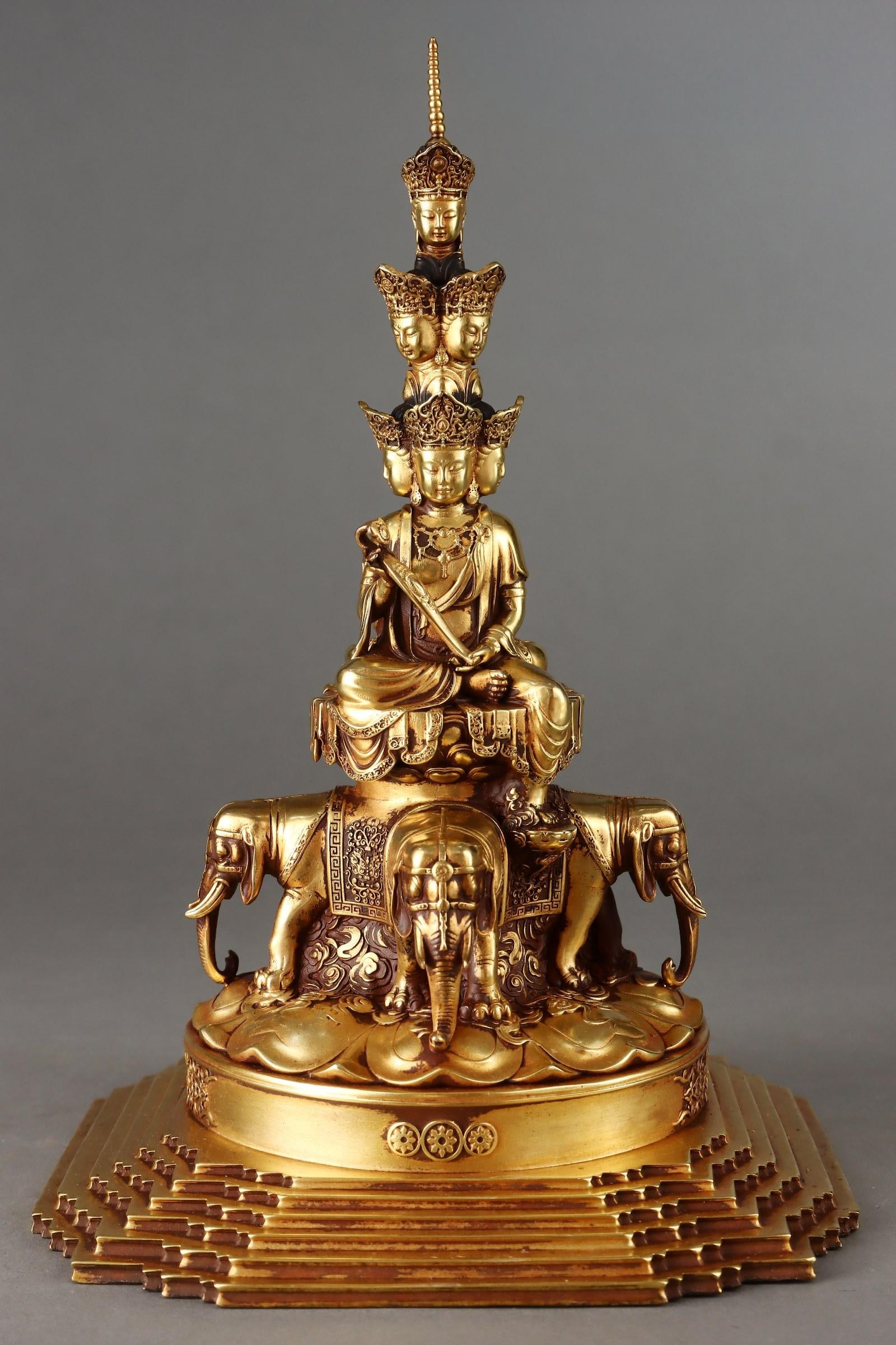 A fine gilt seated statue of Samantabhadra Bodhisattva from the Ming Dynasty: Ming Dynasty gilded seated statue of Samantabhadra Bodhisattva SIZE: H:26.5cm W:17.5cm W:4.2kg (The Dimensions Of All Batches Are Manually Measured.If You Need More Detailed Information, Please Contac