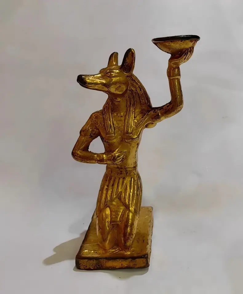 A beautiful Qing Dynasty gilt bronze kneeling beast-shaped lamp: Qing Dynasty gilt bronze kneeling beast-shaped lamp SIZE: Width 6.5cm (The Dimensions Of All Batches Are Manually Measured.If You Need More Detailed Information, Please Contact Our Customer Service Be