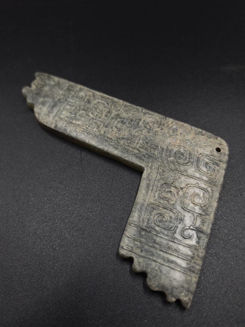 A beautiful Sengoku jade tablet - 4