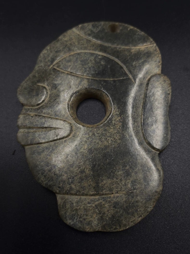 A delicate Shimao cultural jade human face pendant: Shimao cultural jade face-facing pendant SIZE: L: Approximately 20cm (The Dimensions Of All Batches Are Manually Measured.If You Need More Detailed Information, Please Contact Our Customer Service Bef