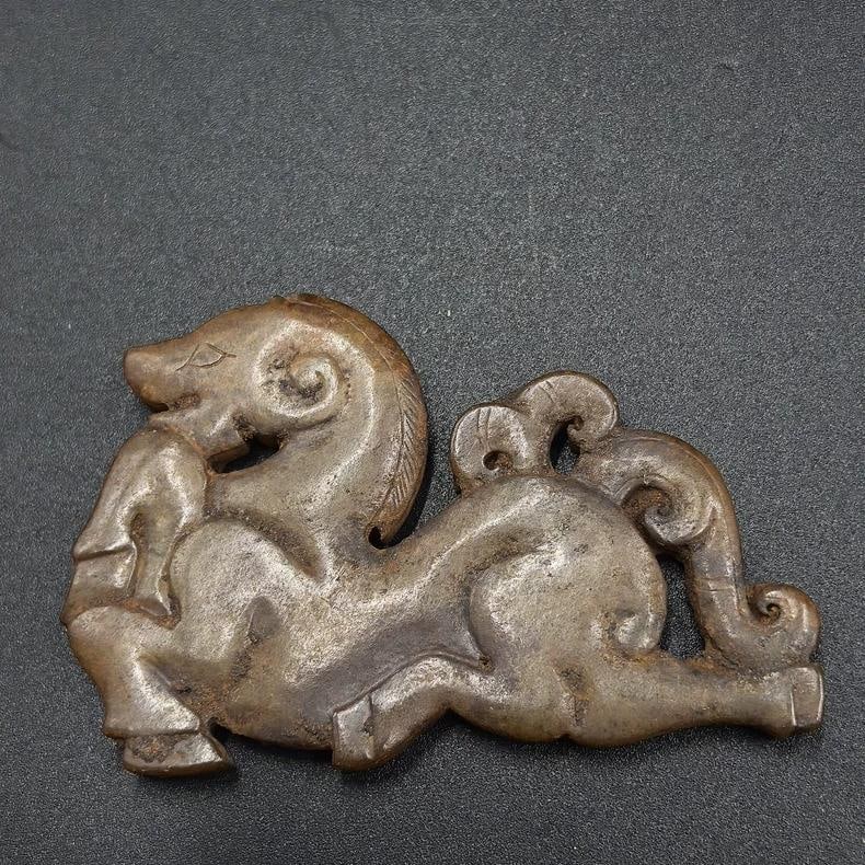 A fine Ming Dynasty jade horse pendant (1 of 5)