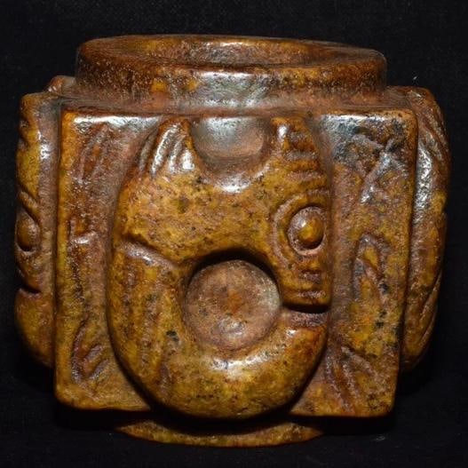 A beautiful Hongshan culture river-milled jade cong: Hongshan culture river-milled jade cong SIZE: H:12cm W:2.02kg (The Dimensions Of All Batches Are Manually Measured.If You Need More Detailed Information, Please Contact Our Customer Service Before